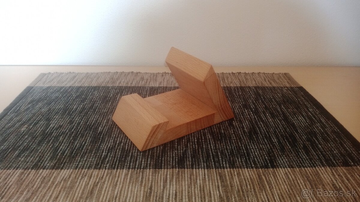 Drevený stojan na mobil - 6