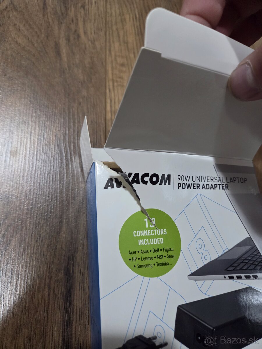 Univerzálný adaptér AVACOM - 6