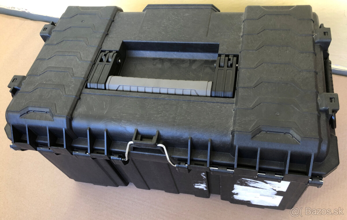 Novy Kufor KETER 22 a Naradie - 6