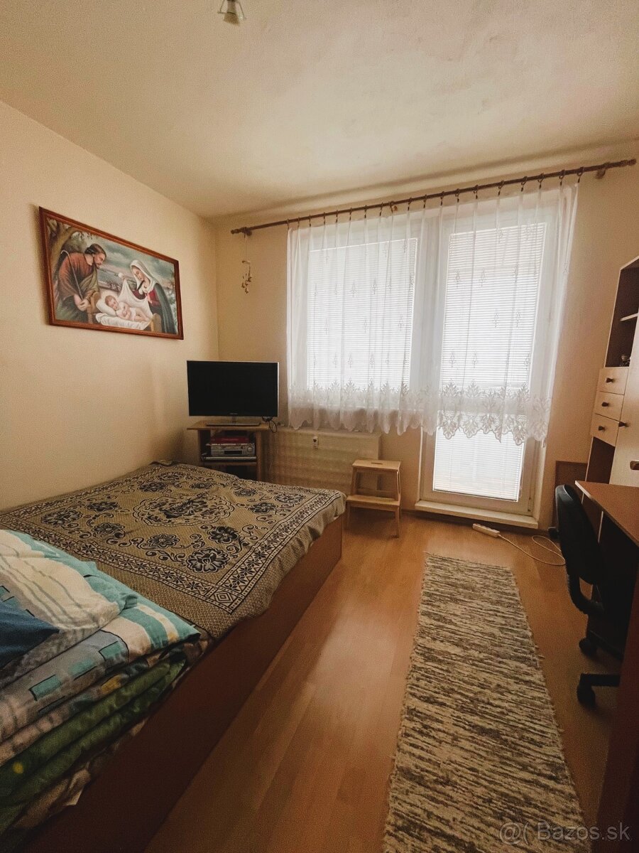 Veľký,zariadený,pekný 3 IB + balkón, ul. Ku Bratke, Levice - 6