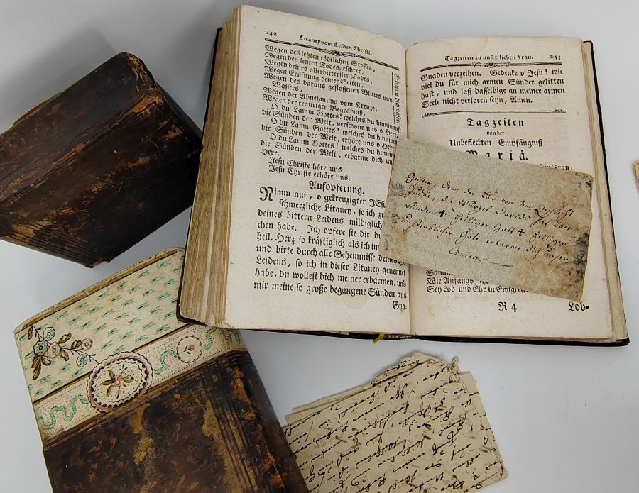 Predam velmi staru Bibliu v kozenom puzdre - 6