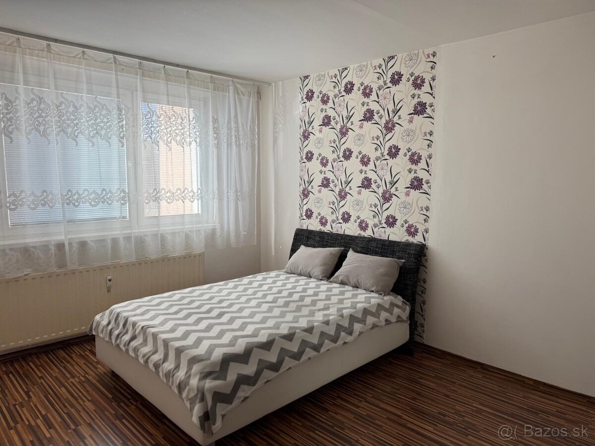 Prenajom 3-izboveho bytu - 6