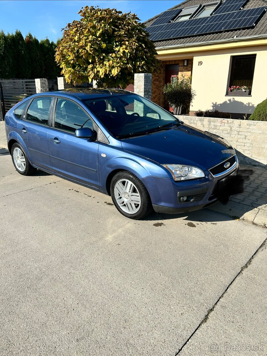 Ford Focus 1.6 benzin 85kw 16V Ghia • 2005 • • 202k km • TOP - 6