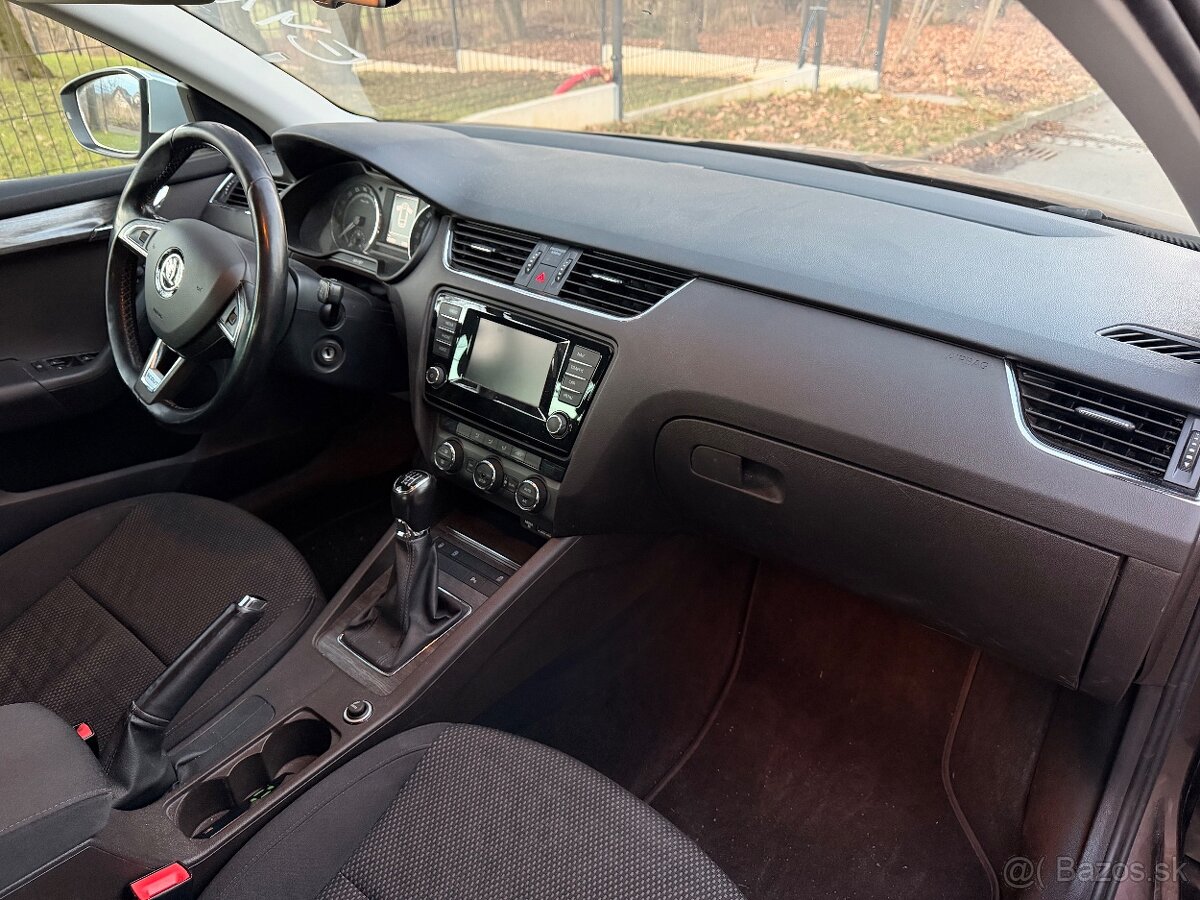 ŠKODA OCTAVIA SCOUT 2.0 TDI 110kW 4x4 - 6