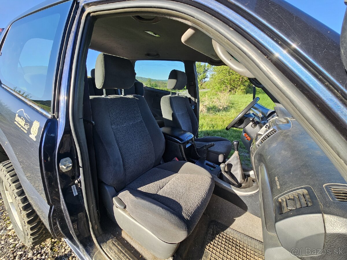 Toyota LandCrusier 120 - 6