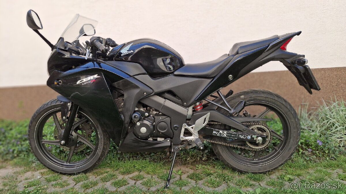 Honda CBR125R 2. generacia - 6