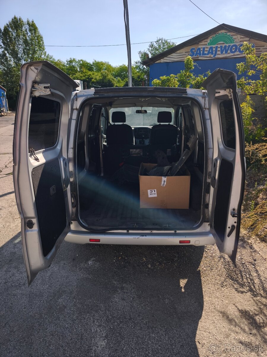Predám Nissan NV200 (2012, 5-miestny) - 6