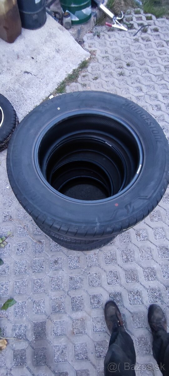 Letne Bridgestone 225/65 r17 - 6