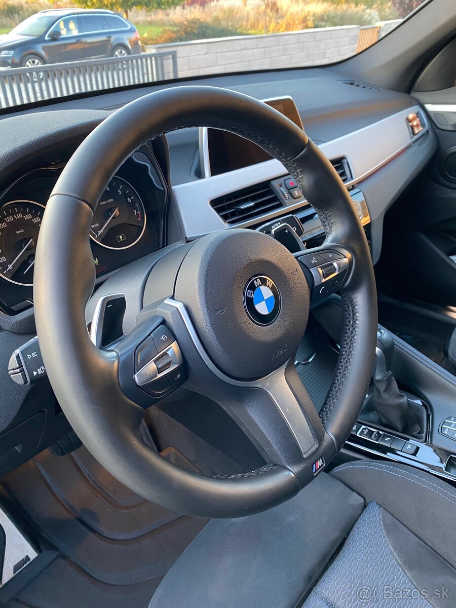 BMW X1 F48 Xdrive20i - 6
