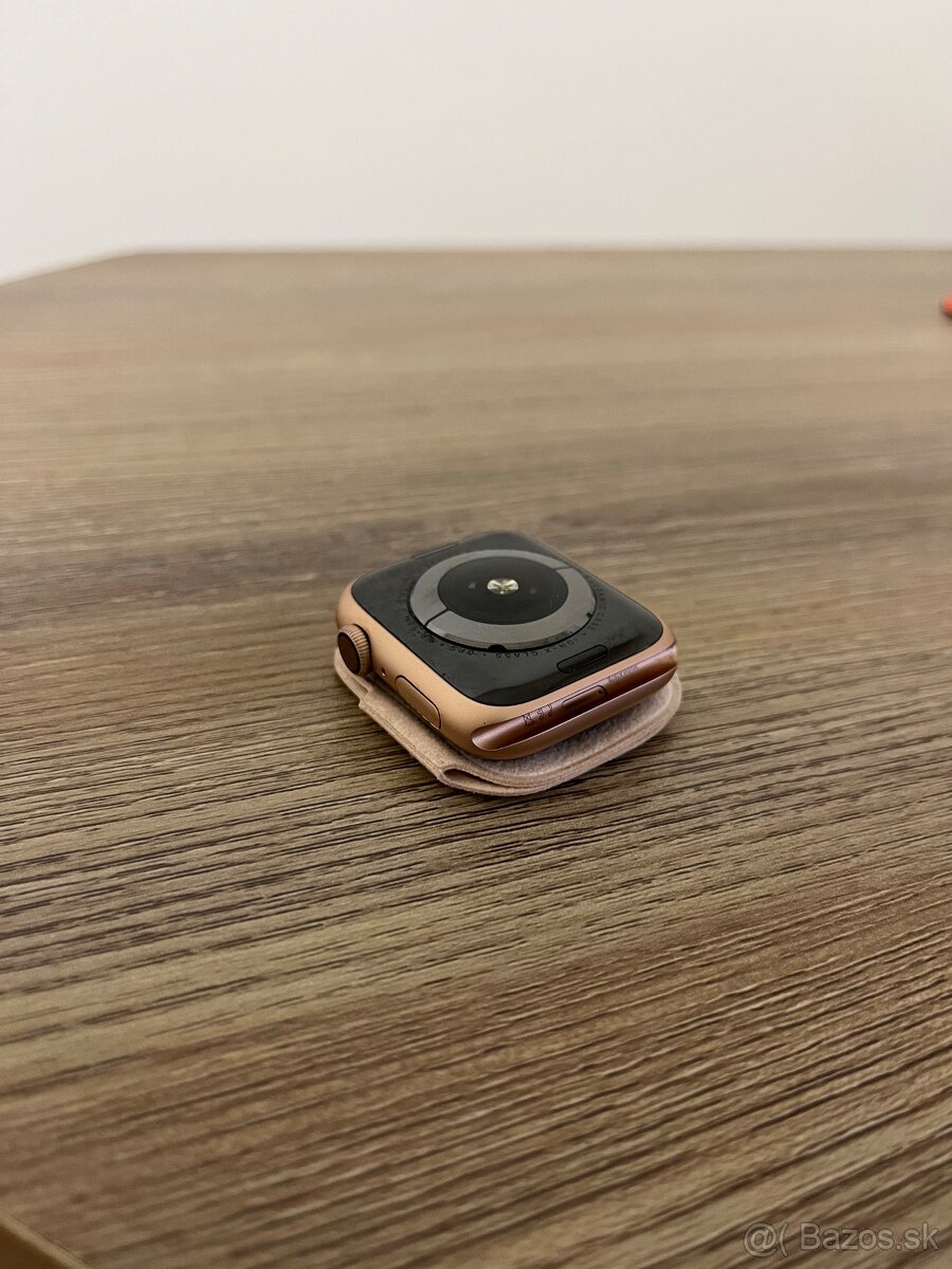 Apple Watch 4 Rose Gold 44mm - 6