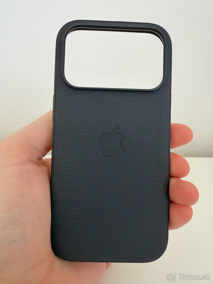 iPhone 17 Pro - kryty Apple a Pitaka - 6