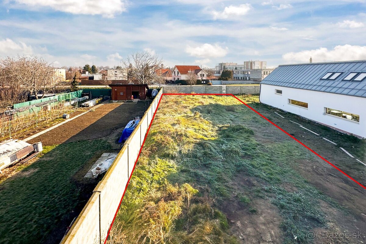 Na PREDAJ Slnečný, stavebný pozemok ,oplotený v obľúbene - 6