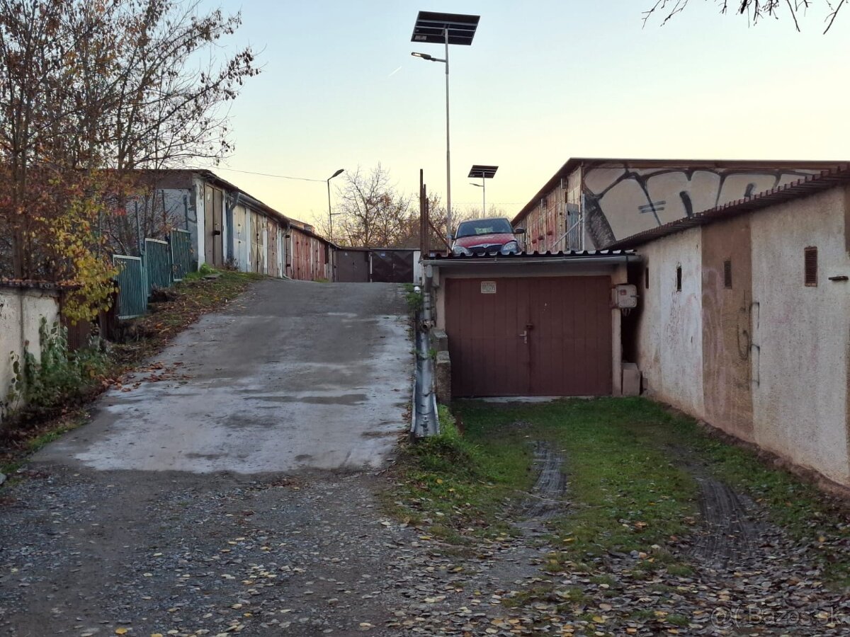 GARAŹ - MICHALOVSKÁ - 6