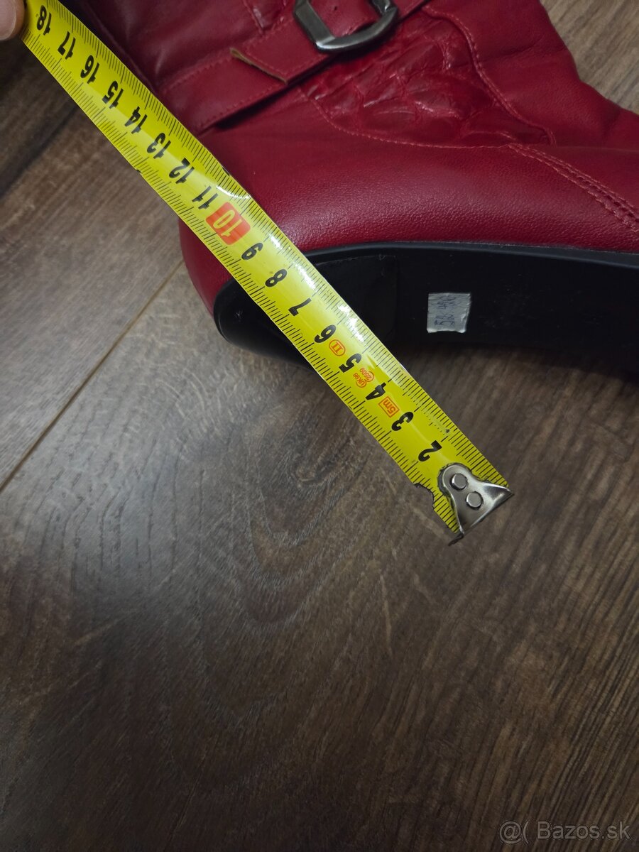 Červené dámske zimné čižmy na podpätku č. 39 - 6