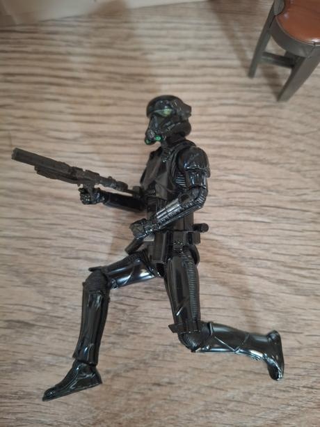 Sada Star Wars Mandalorian Hasbro Nevarro Cantina - 6