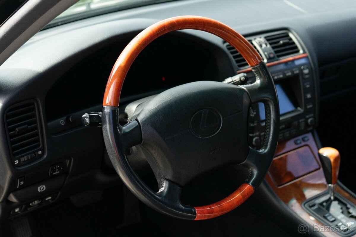 Predám Lexus LS 400 - 6