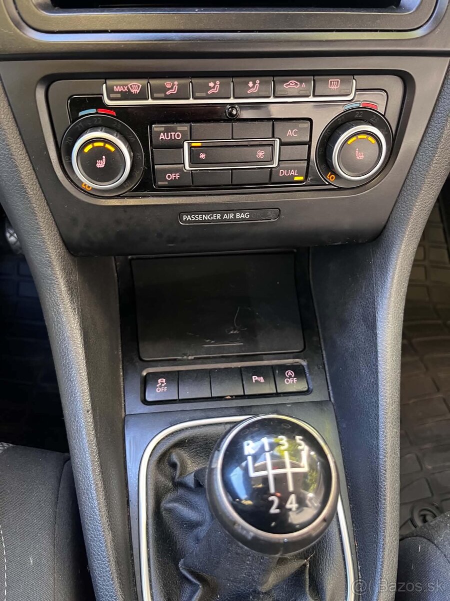 Volkswagen Golf 1.6 TDI - 6