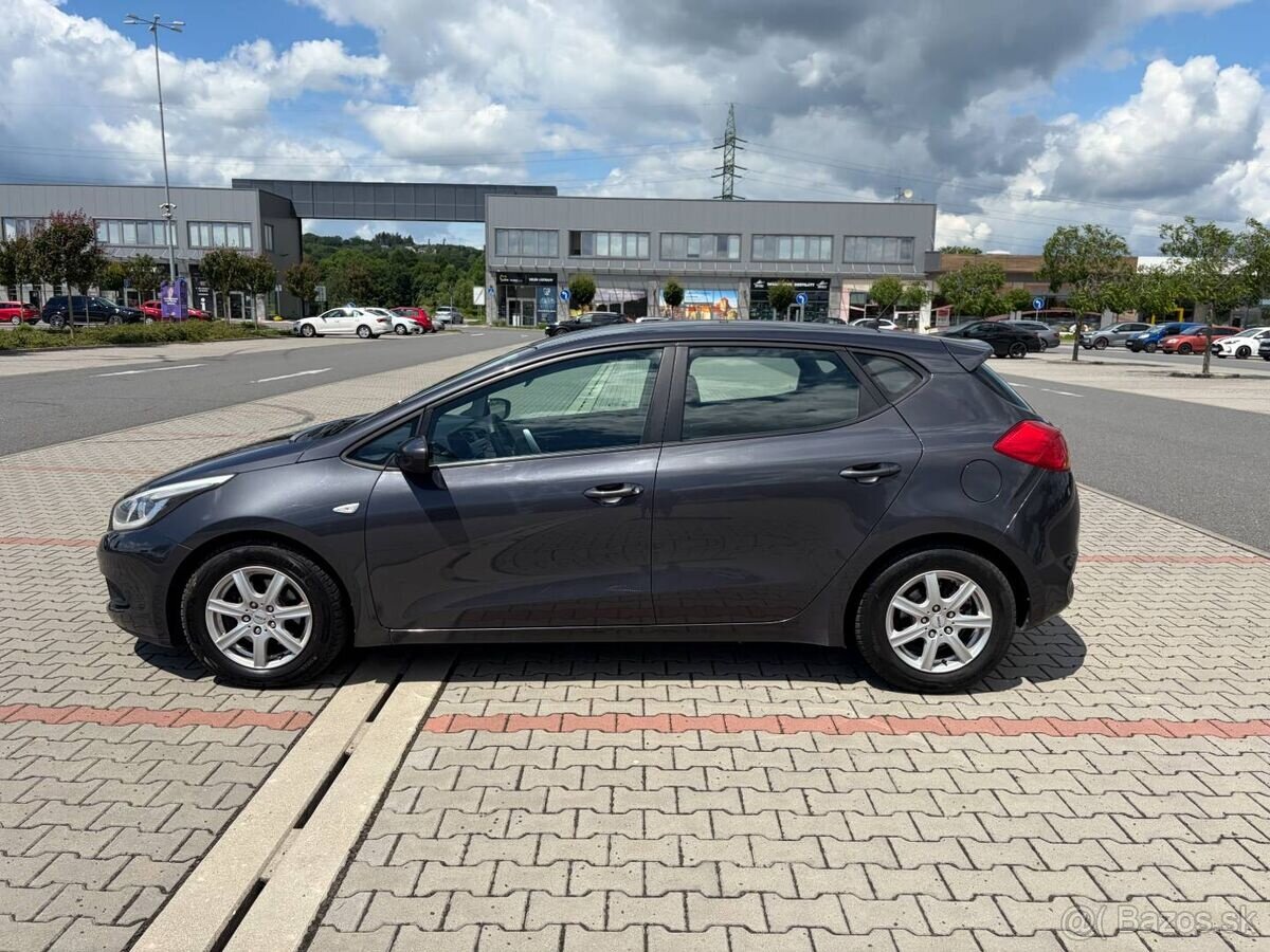 Kia Ceed 1.4 CVVT ČR 135t klima - 6
