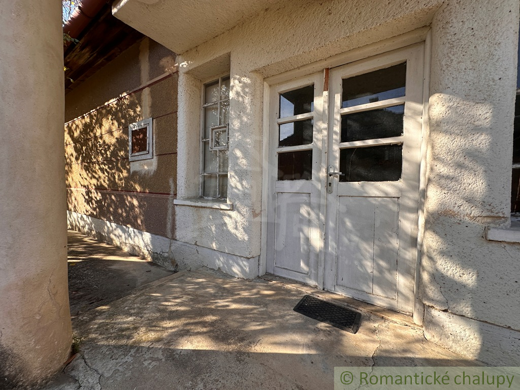 Rodinný dom v pokojnej vinárskej obci Rúbaň – ideálny na r - 6