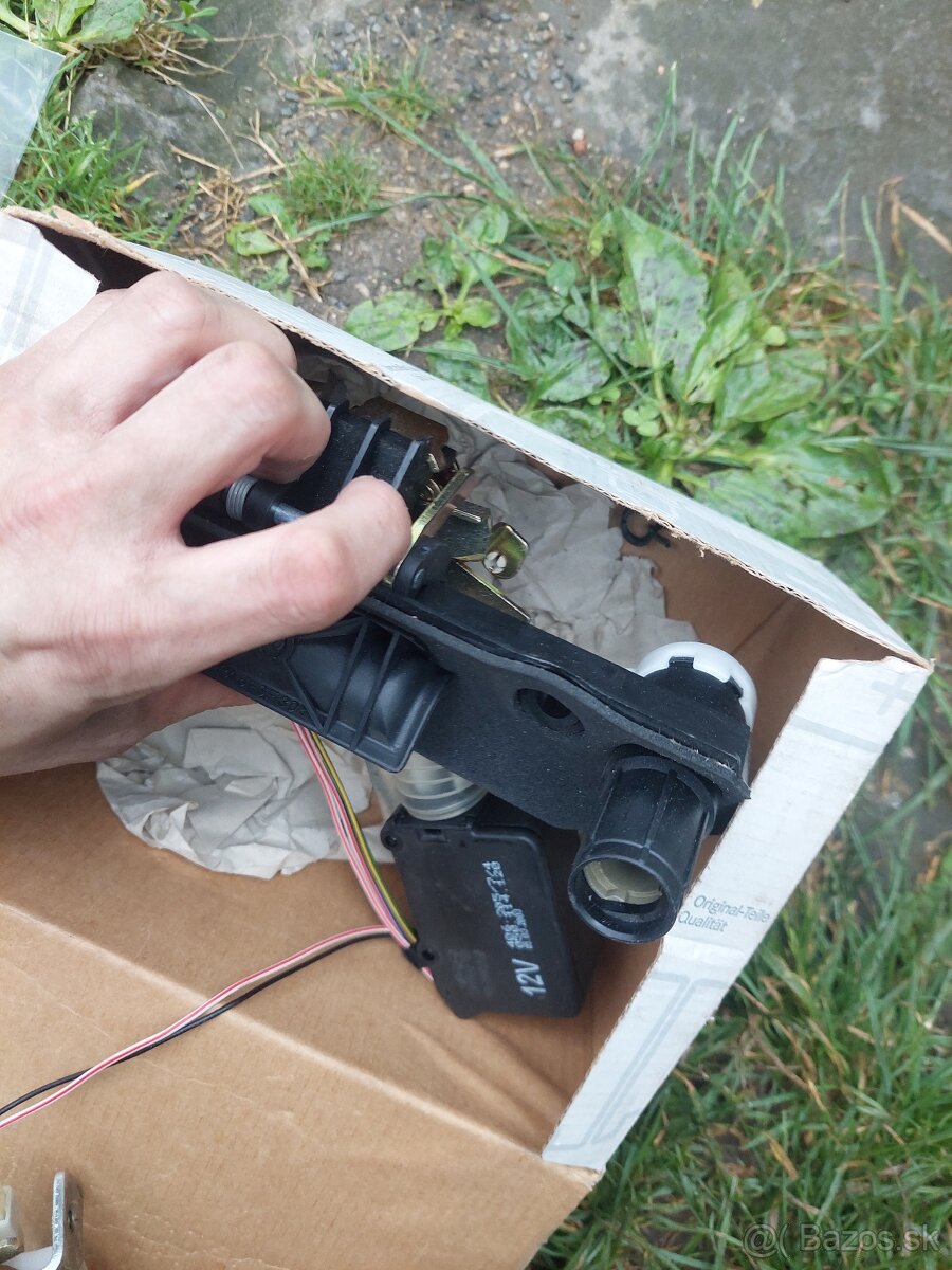 Vito W638 OEM zadní zámek 5. dveře (NOVÝ komplet) - 6