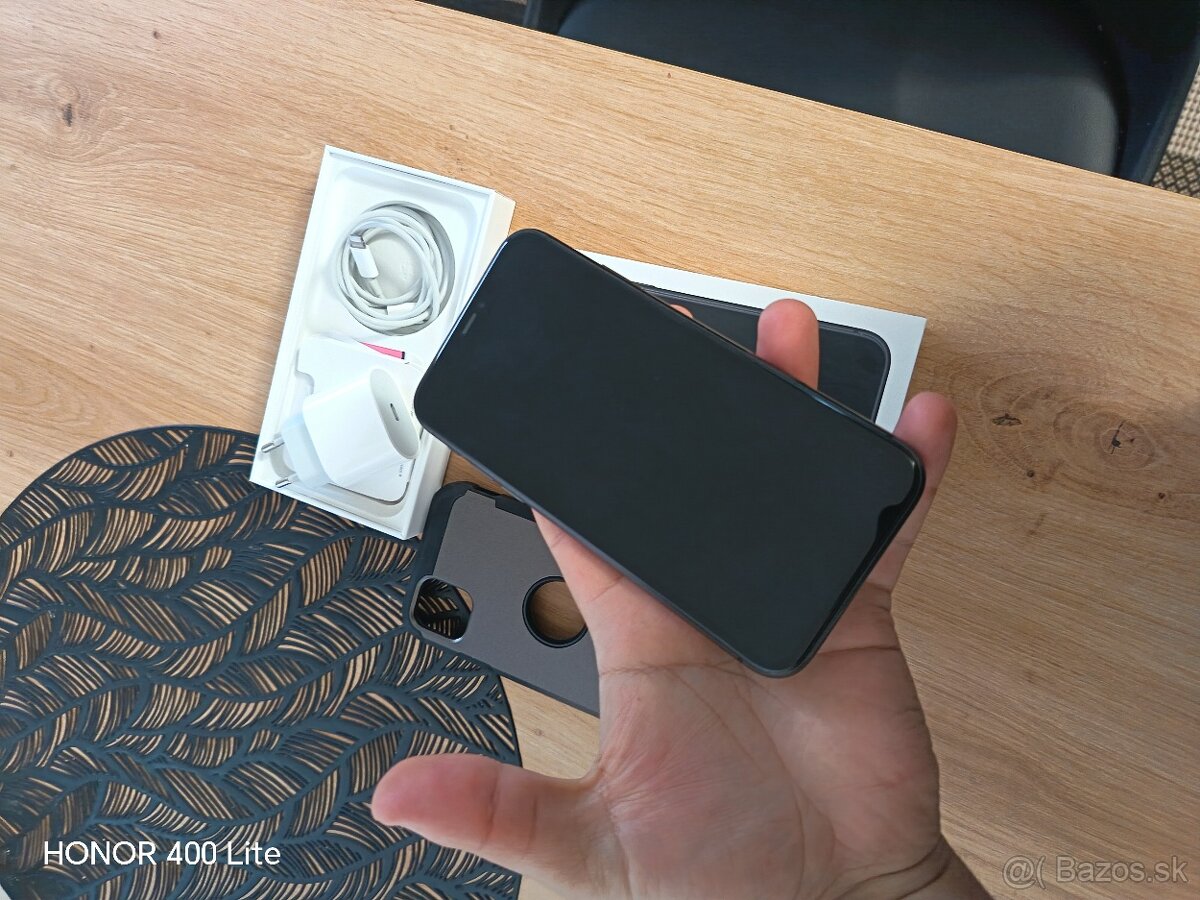 Apple 11 (128GB) - 6