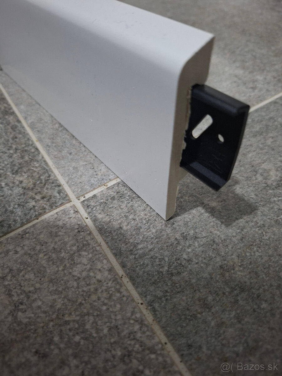 Predám biele kompozitné soklove lišty - 6