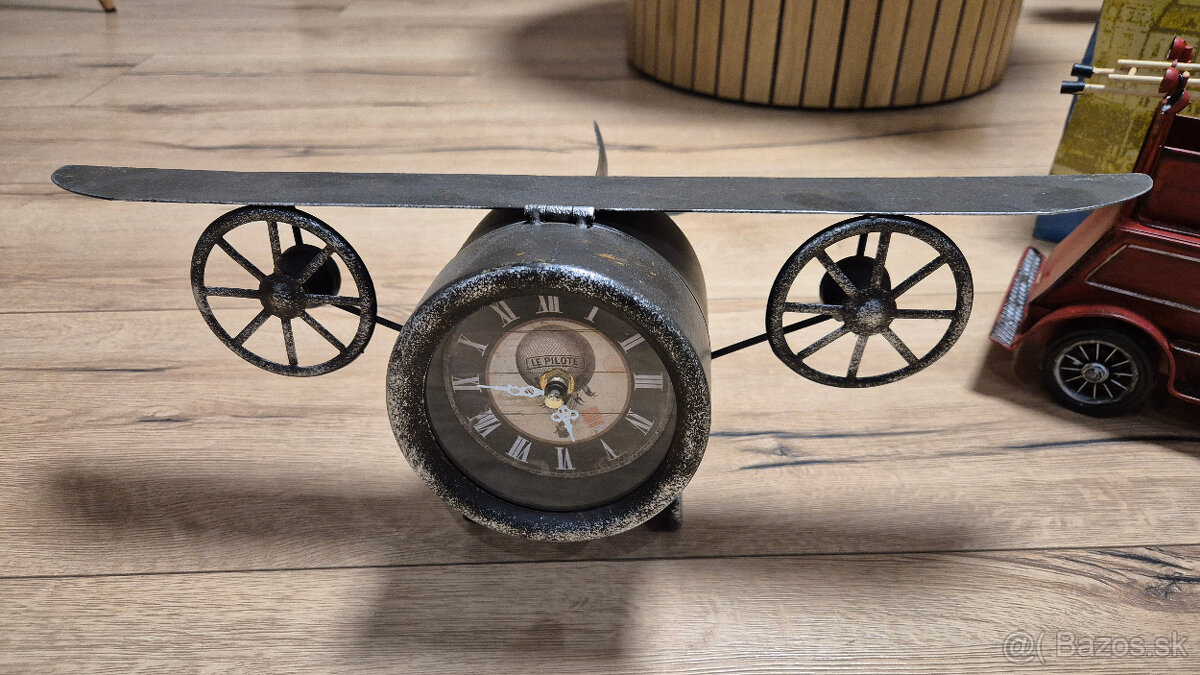 Retro hasičské auto a lietadlo - 6