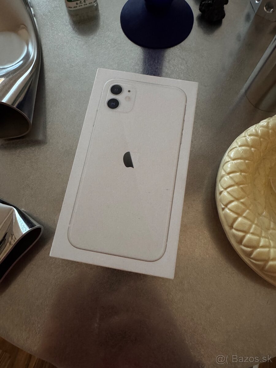 Apple iPhone 11 64GB - 6