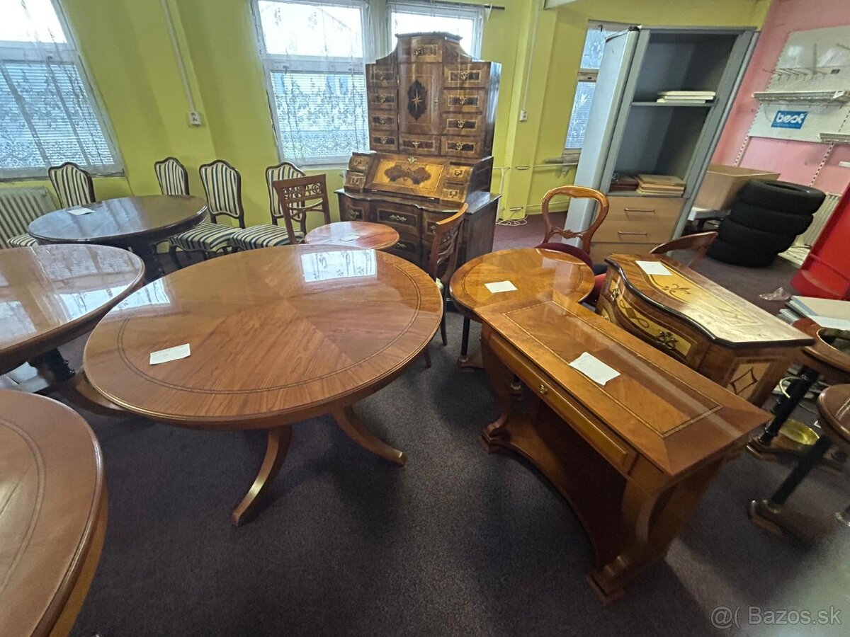 Starožitný nábytek - 6