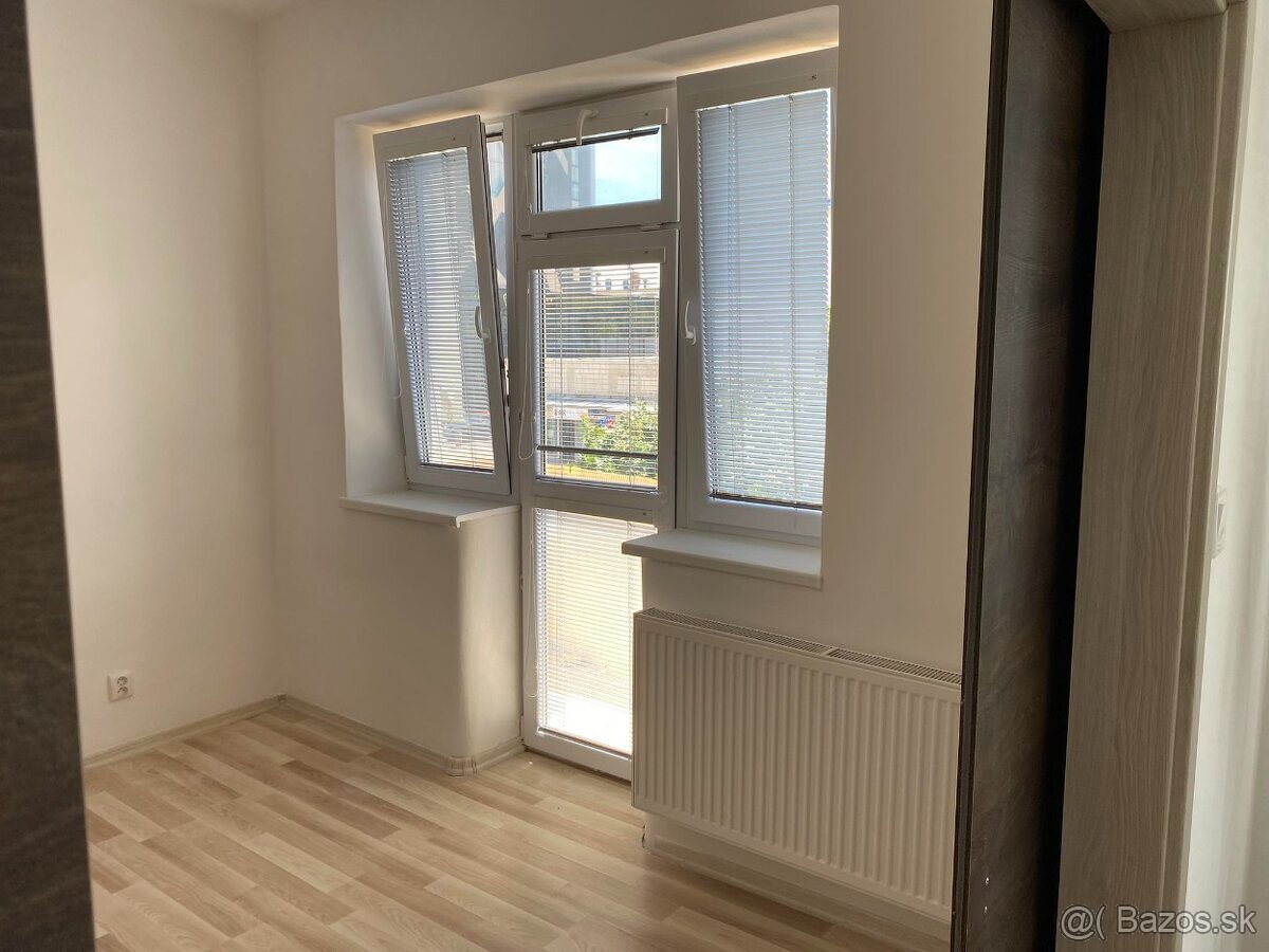 Predaj priestranný 3-izbový byt - 6