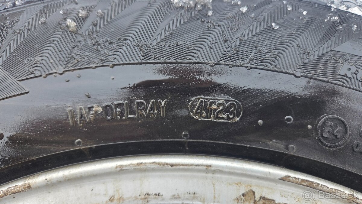 Predám zimné pneu + disky 215/65r17 99V - 6
