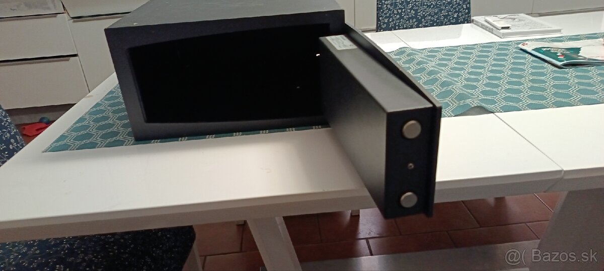 Hotelovy elektronicky trezor - 6