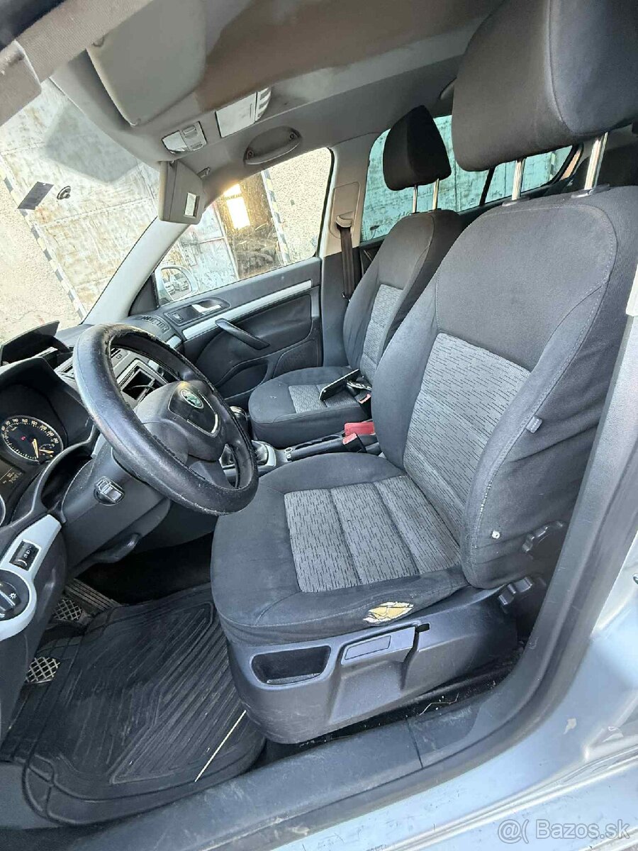 Rozpredám na diely škoda octavia 2 facelift - 6