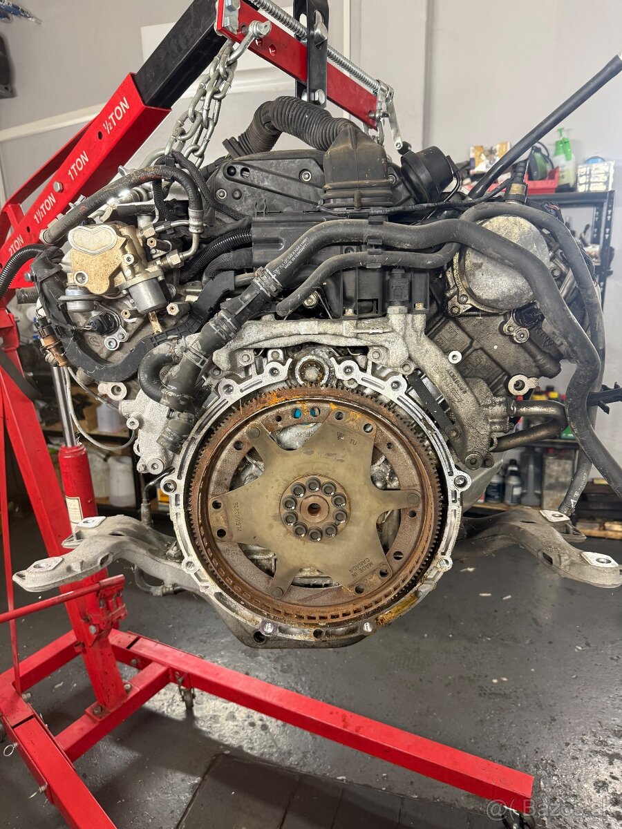 MOTOR Porsche Cayenne 4.8 Turbo 368kw - 6