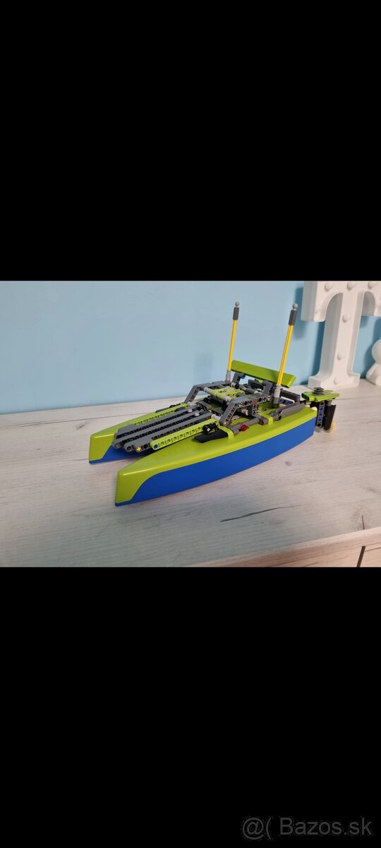 Katamaran Technic 42105 2v1 PLAVA NA VODE - 6