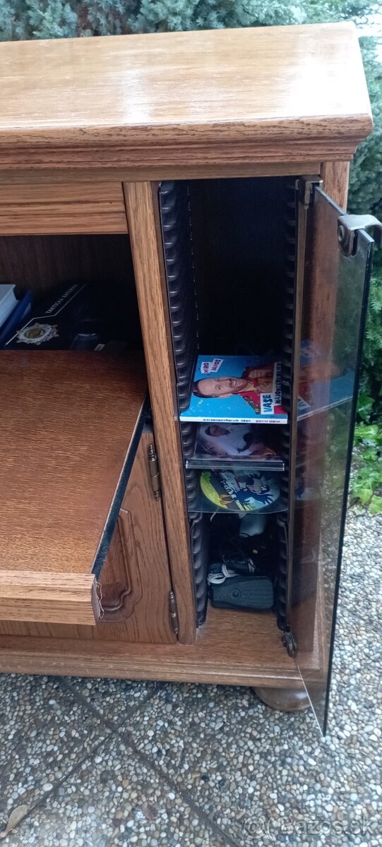 Rustikálna skrinka pod televízor - 6