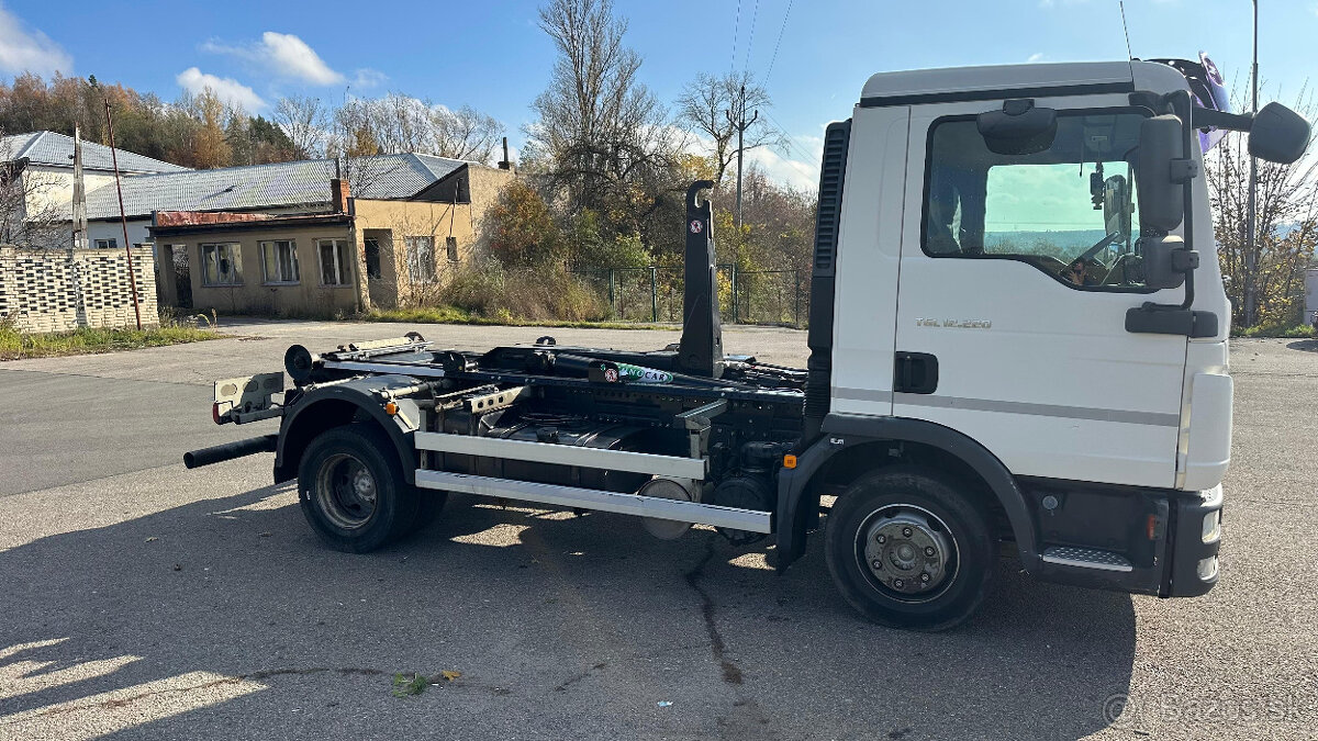 MAN TGL 12.220 4x2 BB hákový naťahovák kontajnerů TECHNOCAR - 6