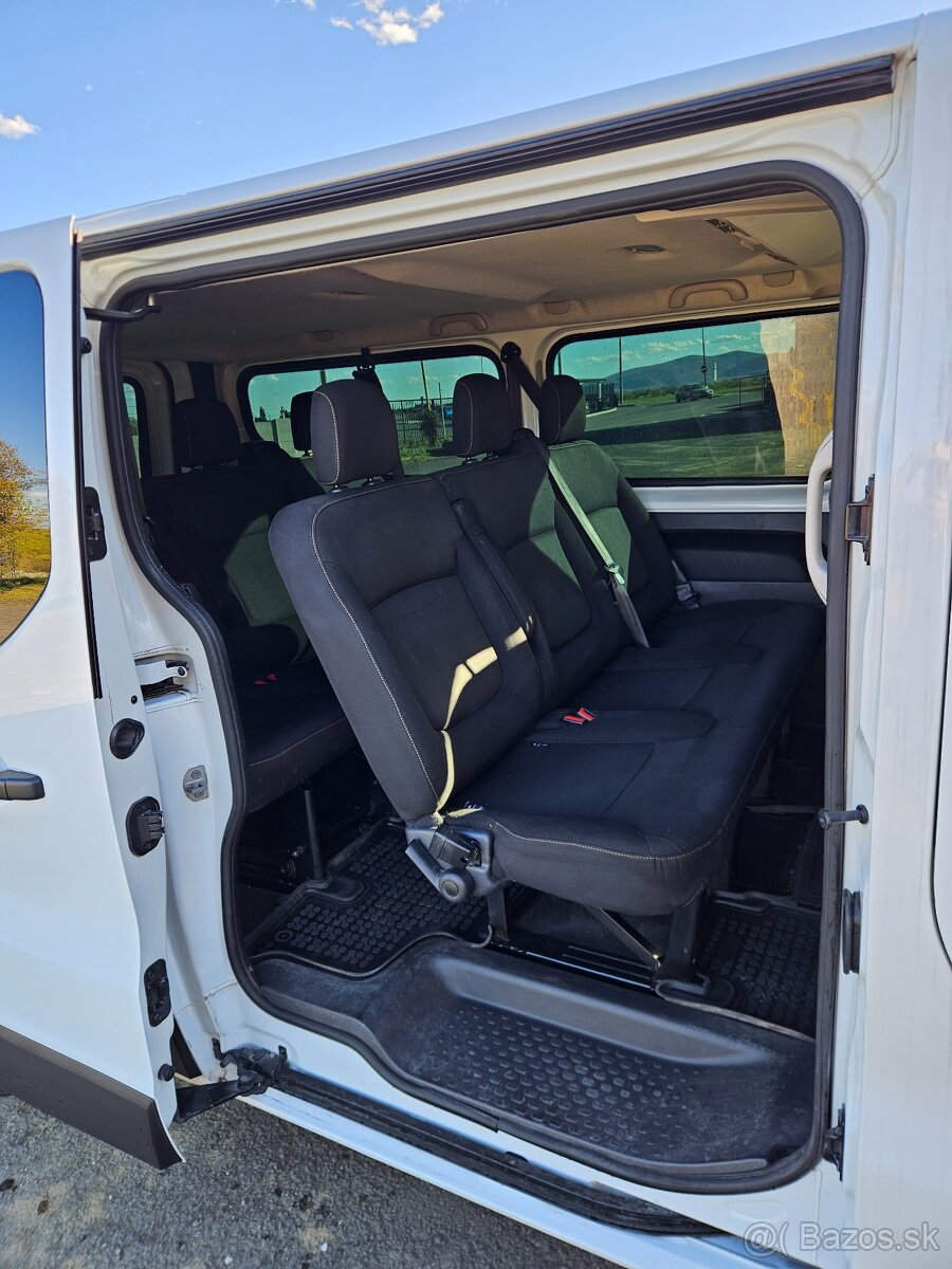 Prenájom 9 miestnej dodávky Renault Trafic - 6
