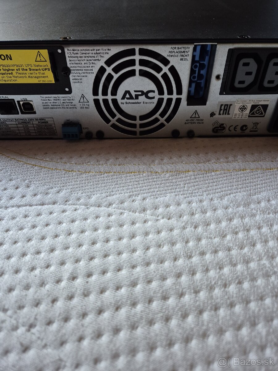 Záložný zdroj APC SMX1000i - 6