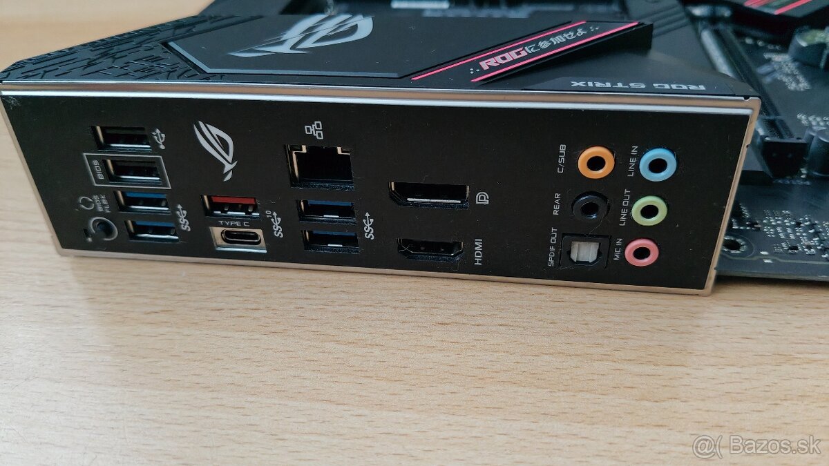 ASUS ROG STRIX B550-F GAMING - 6