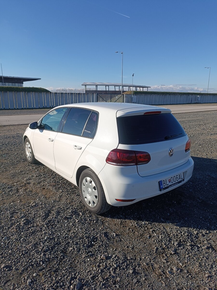 Predám VW Golf 1.2 TSI - 6