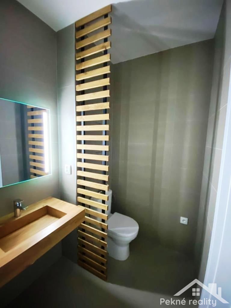 Prenájom zariadeného 1 izbového bytu s garážovým státím Zvol - 6