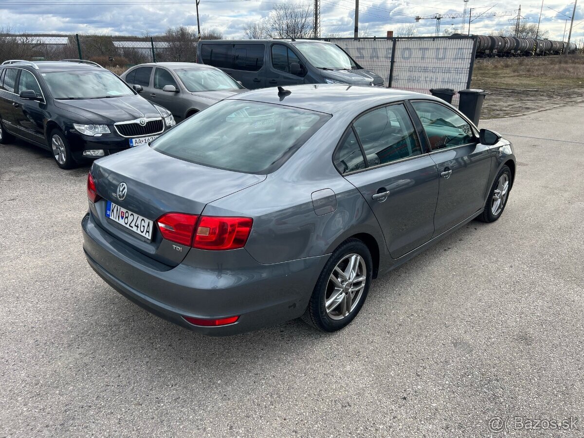 VW Jetta 1.6 TDI diesel, 77KW, MT5, rok:08.2011. - 6
