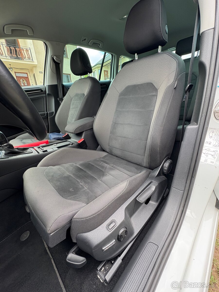 VW Golf Variant 2,0Tdi 110kW DSG - 6