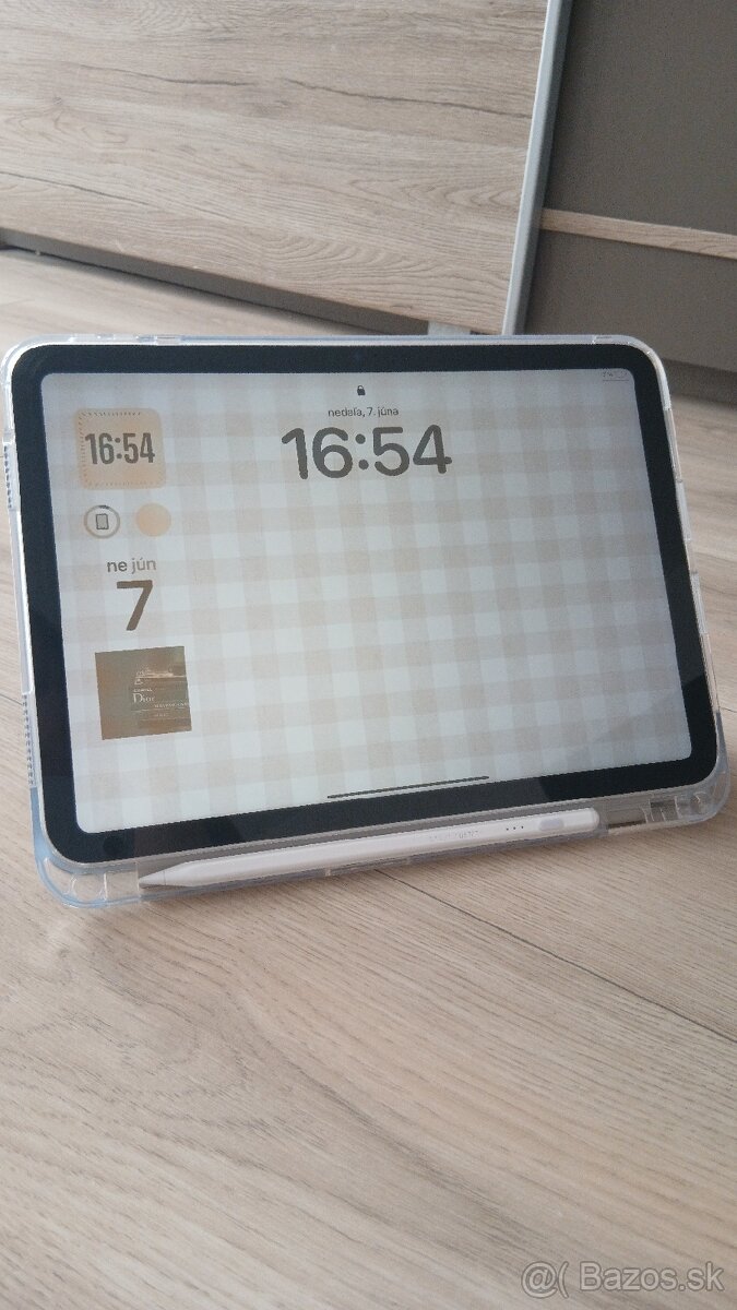 iPad (A16) - 6