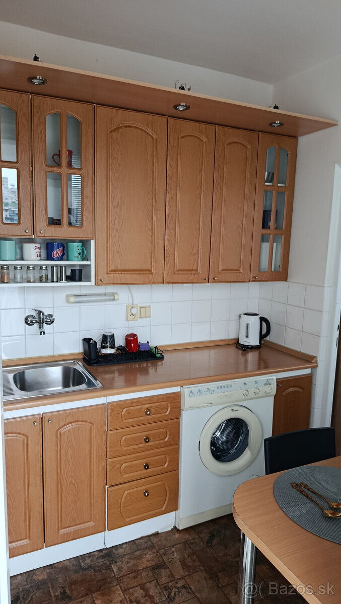 Bez provízie Prenajmem 1 izb v Karlovej Vsi - 6