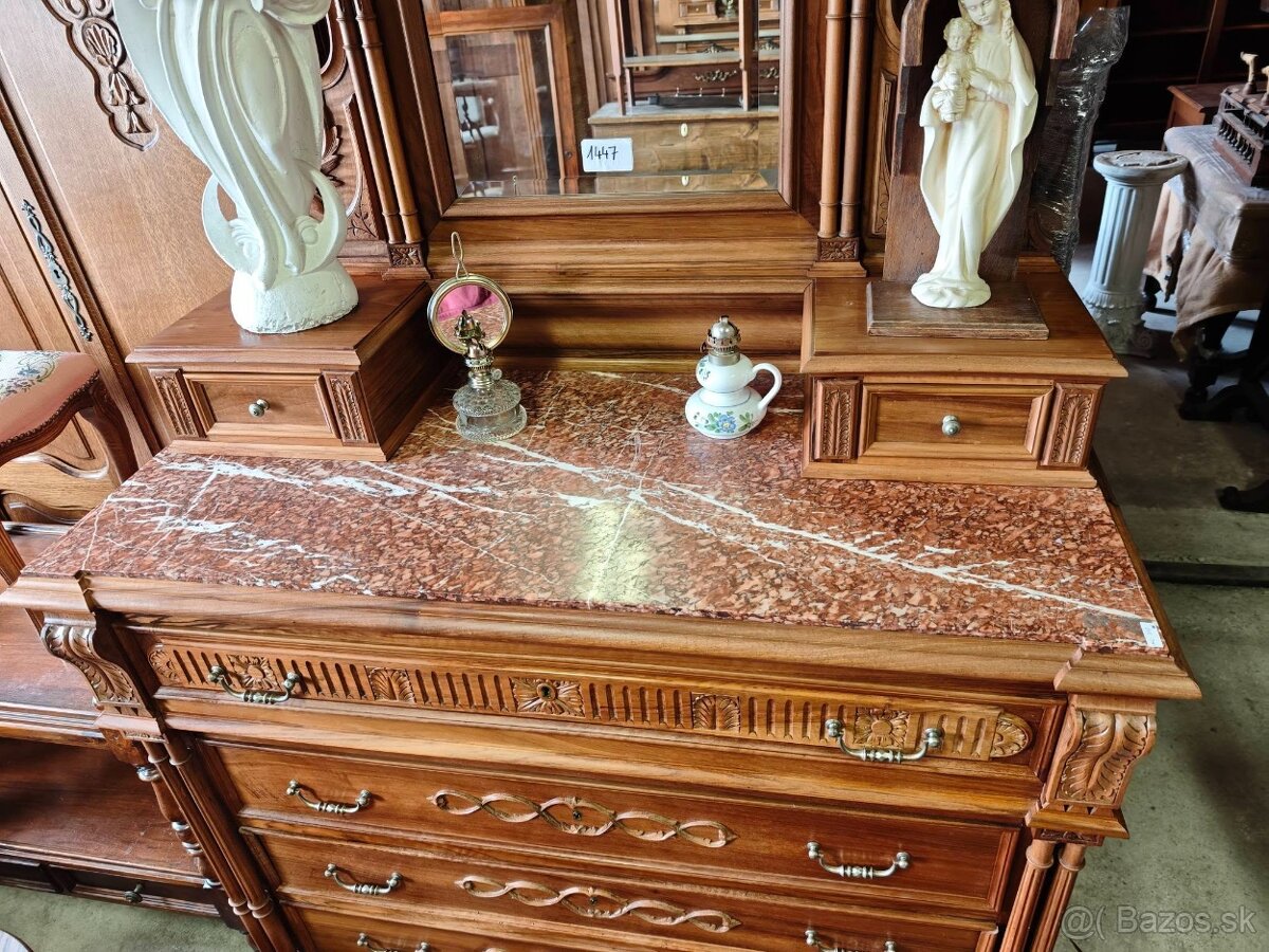 Starožitná komoda - 6