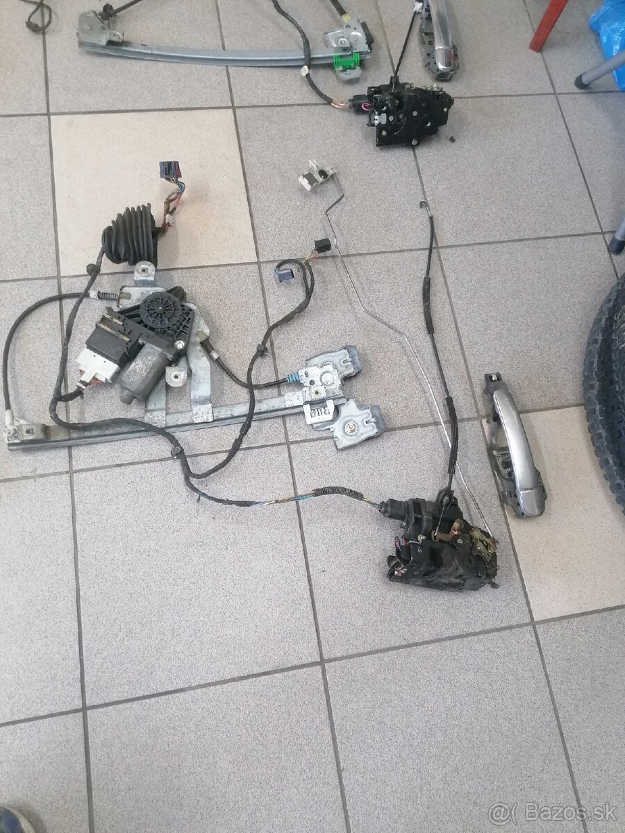 Stahovacky, Zámky dverí, Motorceky, Kabeláže, Octavia1 - 6