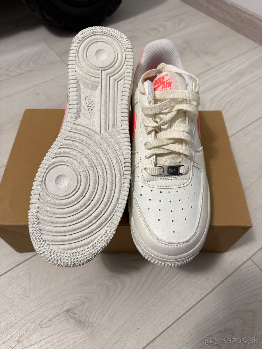 Nike Air Force 1 - 6