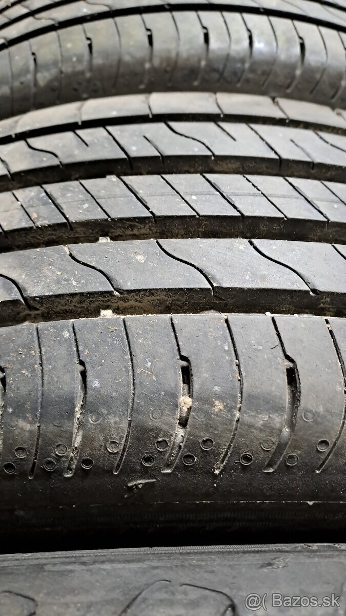 Predám 4ks skoro nové letné 205/60r16-92H Good Year - 6